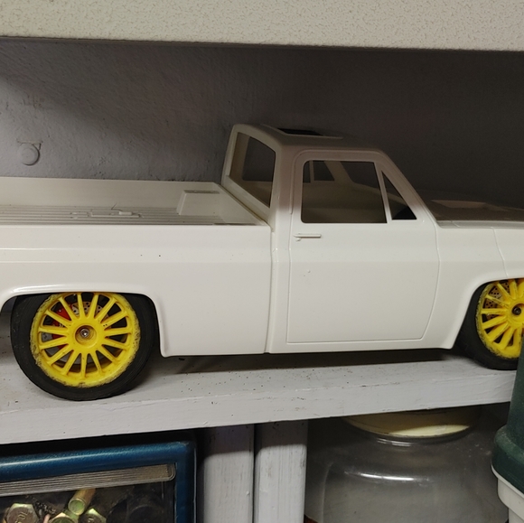 Sideways RC Scale Drift Basher Display Chassis Kit Red Caliper, Seat Brackets - Picture 6 of 6